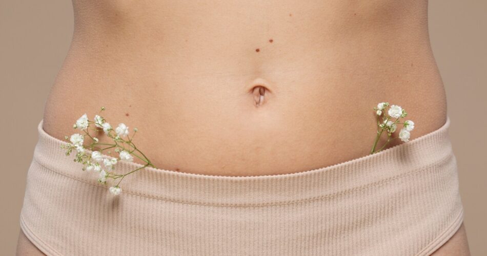 Полоска на животе после родов: что делать?