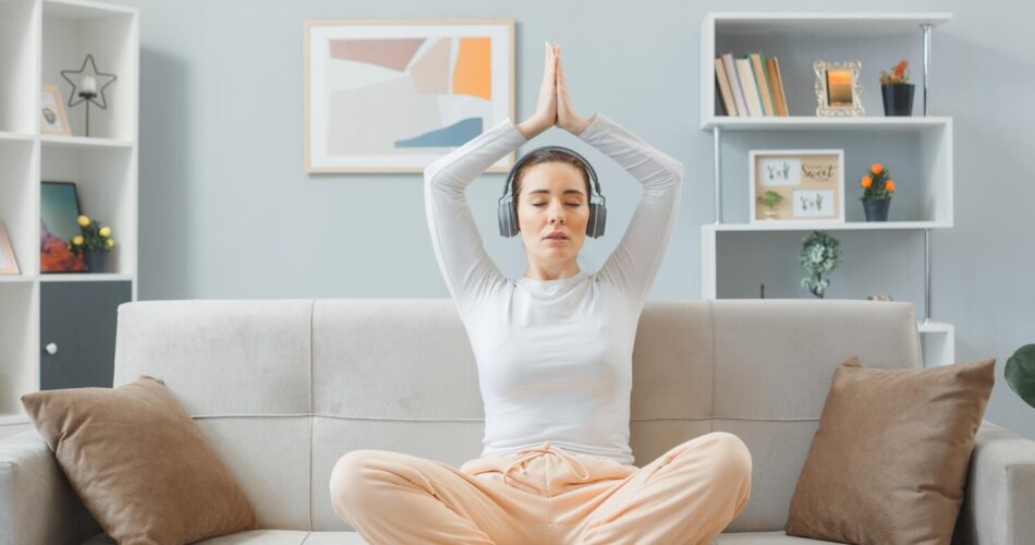 Послеродовая гимнастика: первые упражнения для мамы