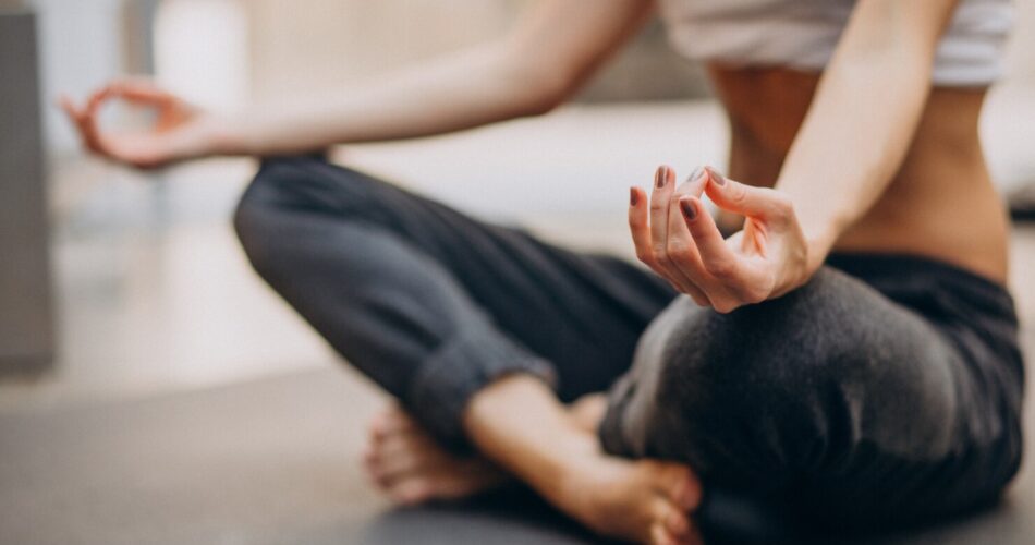 Упражнения йоги для правильной осанки