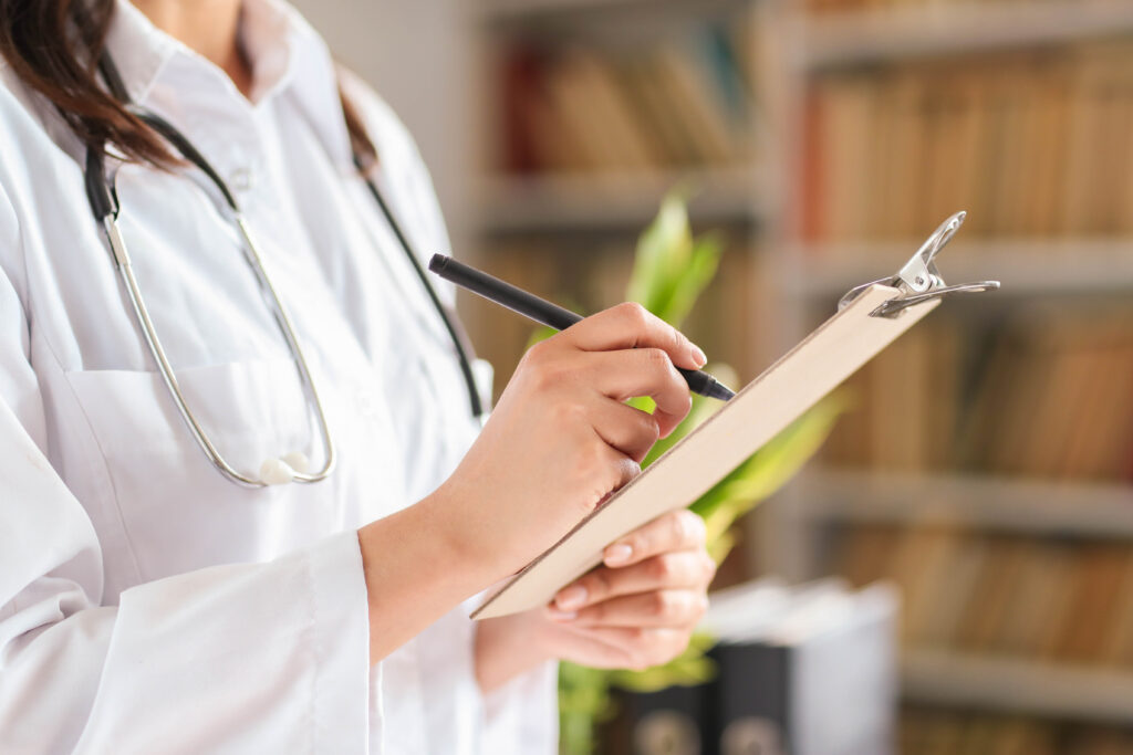 How to take a general urinalysis2